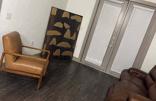 Las Colinas Apartment | Cozy 1-bedroom apartment in fabulous Irving with WiFi, AC