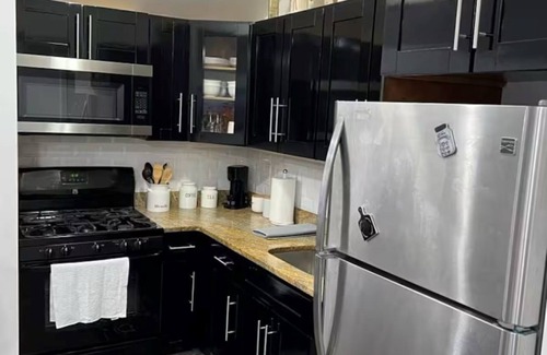 Queens Apartment | Cozy 1-bedroom apartment with WiFi, AC in charming Queens