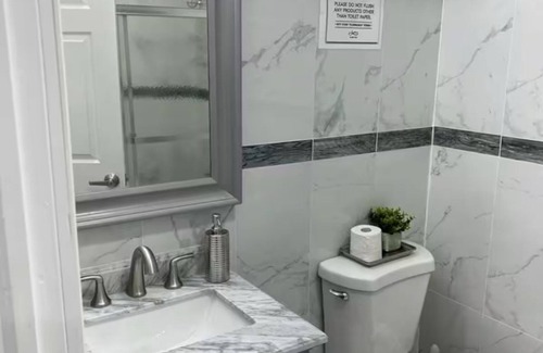 Queens Apartment | Cozy 1-bedroom apartment with WiFi, AC in charming Queens