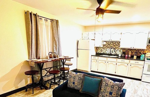 Laredo Apartment | Cozy 1-bedroom apt minutes from everything you need.