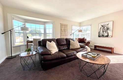 Wrigley Apartment | Cozy 1 Bedroom Apt with WFH Set Up