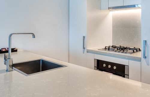 Fortitude Valley Apartment | Cozy 1 Bedroom Apartment with Infinity Pool