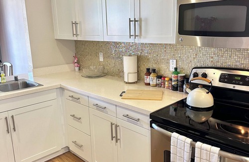 Playa Del Rey Condo | Cozy 1-bedroom condo with WiFi, AC in fabulous Marina del Rey