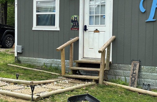 Mammoth Cave Cabin | Cozy 1-bedroom cabin with WiFi, AC in charming Mammoth Cave