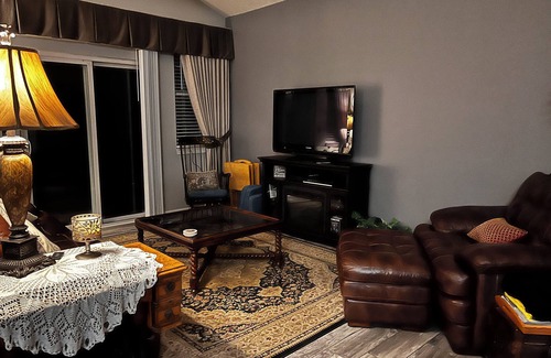 Canonsburg Condo | Cozy 1-bedroom condo in the heart of Southpointe with AC, WiFi