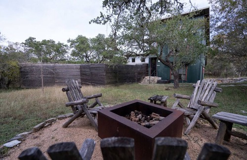 Kyle Hotel | Cozy 1-bedroom cottage with outdoor fire pit