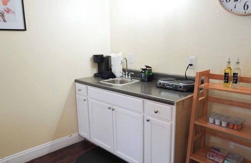 West Ashley House | Cozy 1-bedroom Guesthouse with WiFi/AC near Downtown Charleston