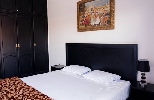 Medina Hotel | Cozy 1-bedroom hotel with WiFi, AC in brilliant Marrakech