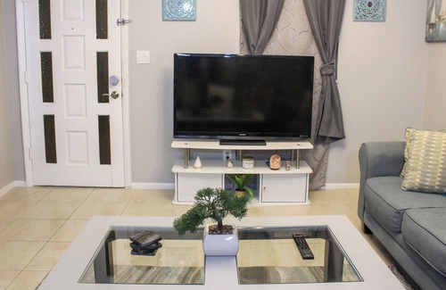 Fairvilla House | COZY 1 BEDROOM HOUSE UNIVERSAL & DOWNTOWN 20 MINUTES AWAY