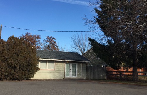 Tri-Cities House | Cozy 1-Bedroom House In the Heart of Kennewick - Great Corporate House