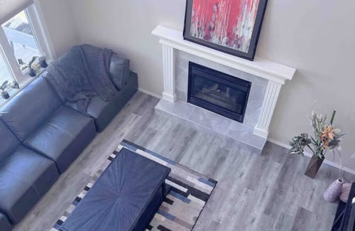 Arbour Lake Villa | Cozy 1 bedroom in large house Calgary-UC,LRT, SAIT