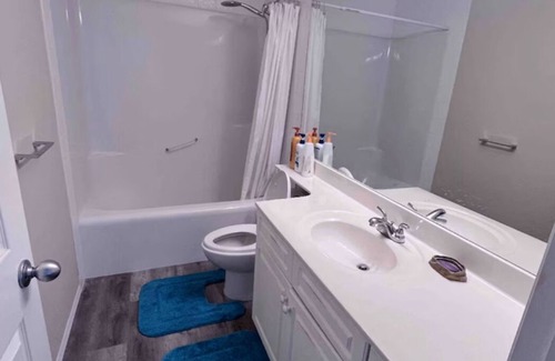 Arbour Lake Villa | Cozy 1 bedroom in large house Calgary-UC,LRT, SAIT