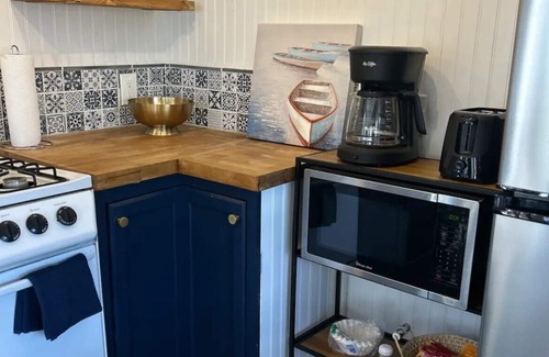Venice House | Cozy 1-bedroom mobile home in charming Venice with AC, WiFi