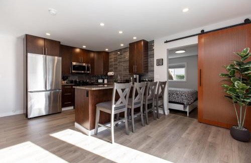 Langford Apartment | Cozy 1-Bedroom Retreat in the Heart of Langford