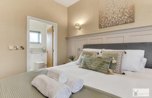 Snarestone Apartment | Cozy 1 Bedroom Slate Lodge Retreat