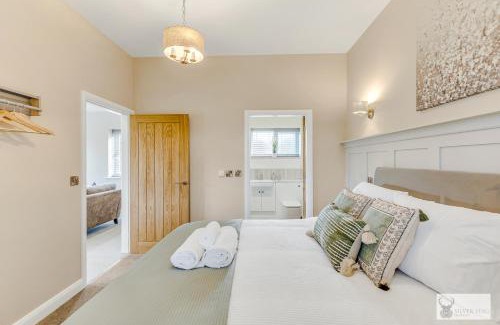 Snarestone Apartment | Cozy 1 Bedroom Slate Lodge Retreat