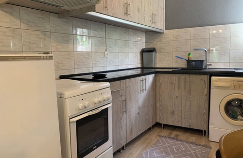 Platamonas Apartment | Cozy 1-bedroom Studio in charming Πλαταμώνας with WiFi, AC