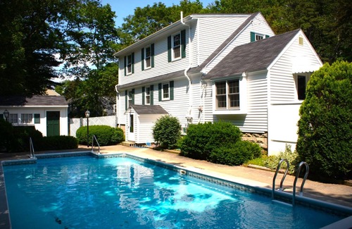 Andover Apartment | Cozy 1 bedroom unit in private home in residential neighborhood.