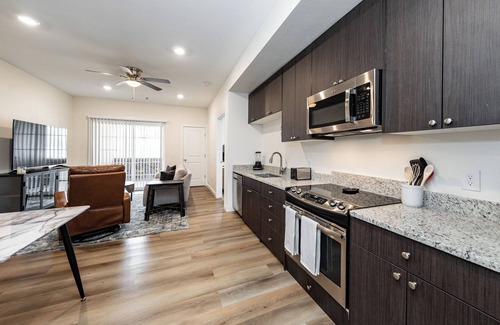 Mountain Shadows Apartment | Cozy 1-bedroom apartment with AC, WiFi in welcoming west Colorado Springs
