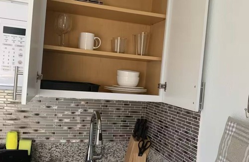 Whitney Apartment | Cozy 1-bedroom w/WiFi, TV, Netflix, small kitchen, AC in exciting Las Vegas