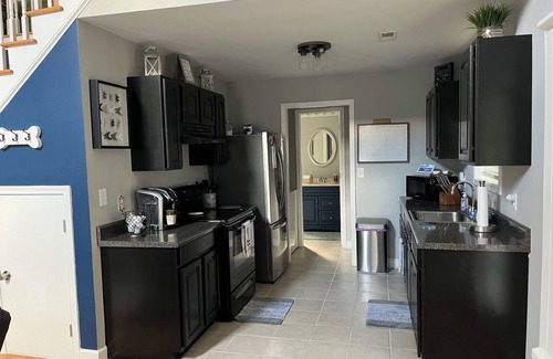 Lancaster House | Cozy 1 BR + Loft + 1 Bath. Conveniently located between CLT & Columbia. Secluded