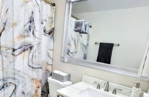 Fairvilla House | COZY 1 KING BEDROOM HOUSE UNIVERSAL & DOWNTOWN 20 MINUTES AWAY