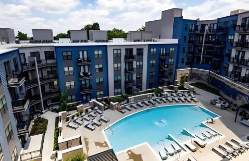 East Walnut HIlls Apartment | Cozy 10BR 10BA combined Apartment Near Downtown Cincinnati