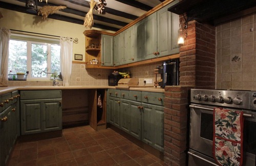 Acresford Cottage | Cozy 16th century Cottage n