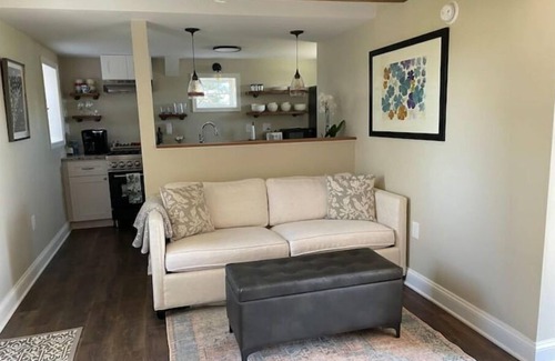 Broadway Cottage | Cozy 1830 Summer Kitchen