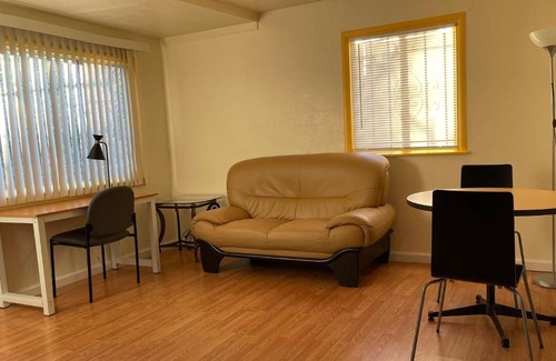 Southwest Berkeley House | Cozy 1B&1B Residential Home in Berkeley