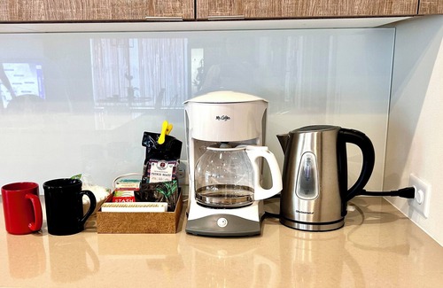 Fairwood House | Cozy 1b1b1wc suite in Renton with WiFi, AC, dedicated work space