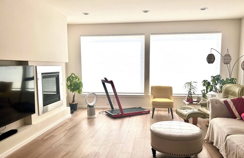 Fairwood House | Cozy 1b1b1wc suite in Renton with WiFi, AC, dedicated work space