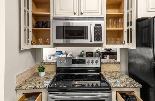 South Baton Rouge House | Cozy 1Bed Retreat! Fenced in Patio! Pool!