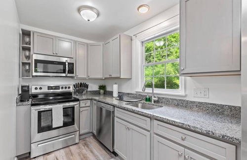 Hopewell Apartment | $ Cozy 1BR 1BA Apartment: Near Fort Gregg-Adams $