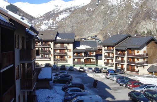Valloire Apartment | Cozy 1BR Cabin, Sleeps 4, Central Valloire, Near Ski Lift, West-Facing Balcony