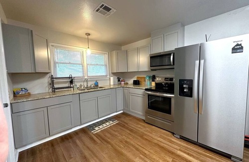 Temple House | Cozy 1BR Duplex | Near Baylor Scott & White
