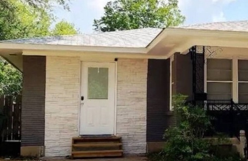 Temple House | Cozy 1BR Duplex | Near Baylor Scott & White