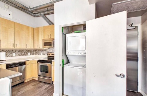 Brown and Stetson Business Apartment | Cozy 1st floor loft right in the heart of Old Town Scottsdale! BEST LOCATION!