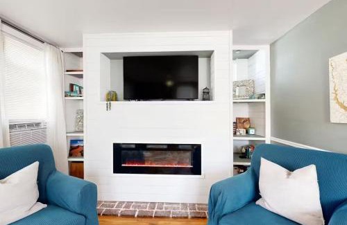 North Beach Apartment | Cozy 1st Level Beach House - Walk Everywhere