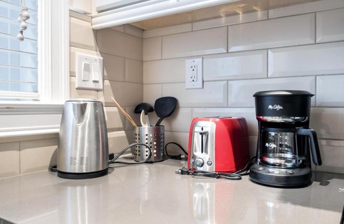 Steveston House | Cozy 2-BD Suite in Richmond Private Entrance