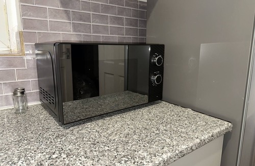 Mayfield House | Cozy 2 bed home in Ilford- Groups Welcome!