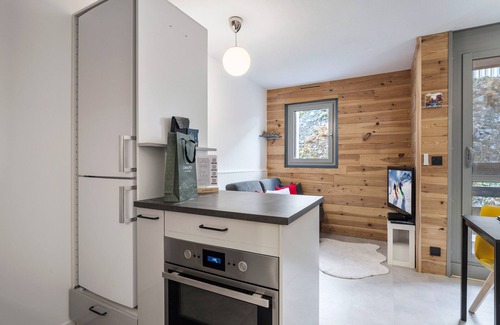 Val-Thorens Apartment | Cozy 2-Bedroom Apartment for 4 at Residence Lauzières, Ski-In/Ski-Out Access, Val Thorens