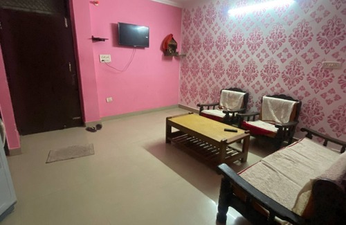 South West Apartment | Cozy 2-bedroom apartment with WiFi, AC in fantastic New Delhi