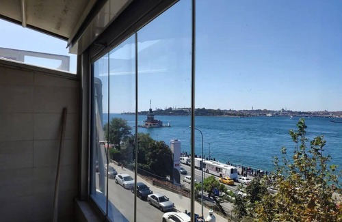 Uskudar Apartment | Cozy 2-bedroom apartment with Stunning Sea Views in enchanting Üsküdar, İstanbul