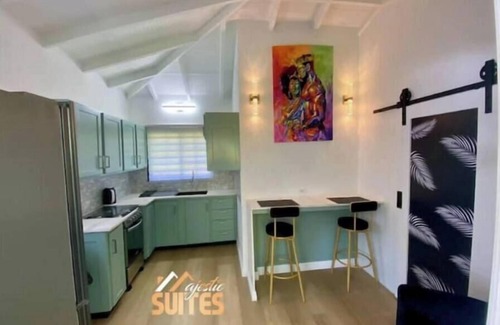 Orange Hill Apartment | Cozy 2-bedroom apartment in amazing Carnbee with AC
