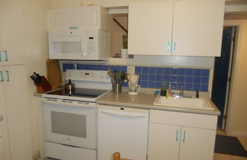Oak Square Apartment | Cozy 2-bedroom apartment in lovely Boston with WiFi, AC