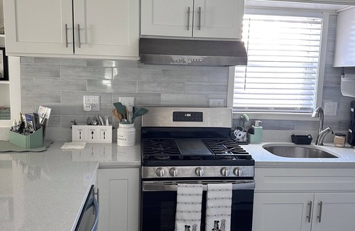 Hyde Park Apartment | Cozy 2-bedroom apartment in charming Boston with WiFi, AC