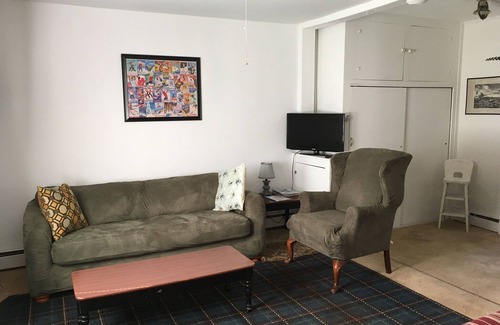 Hunter Apartment | Cozy 2 Bedroom Apt - Walk To Hunter Mountain In The Catskills