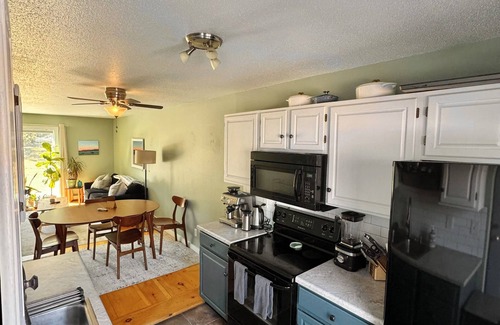Essex Junction Condo | Cozy 2 Bedroom Condo! Nearby apple orchard, mountain biking, shopping, and more!
