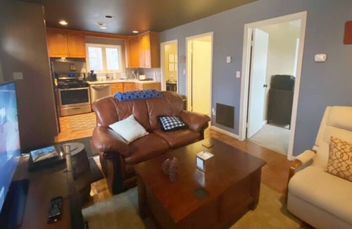 Terra Alta Cabin | Cozy 2-bedroom cabin with WiFi, AC in wonderful Terra Alta